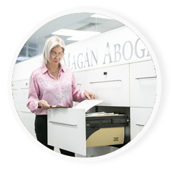 Se incorpora a la firma Mamen Roldán