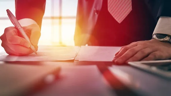 ¿Es legal que una empresa comunique a sus empleados un ERTE de forma oral?