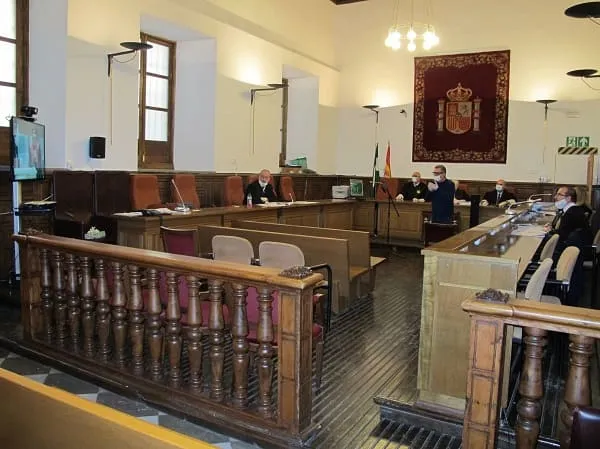 Coronavirus: La apertura de tribunales en agosto divide al sector legal