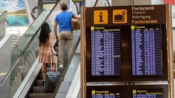 ¿Puedo viajar fuera de la Unión Europea estando en ERTE? ¿Dejaré de percibir la prestación por desempleo?